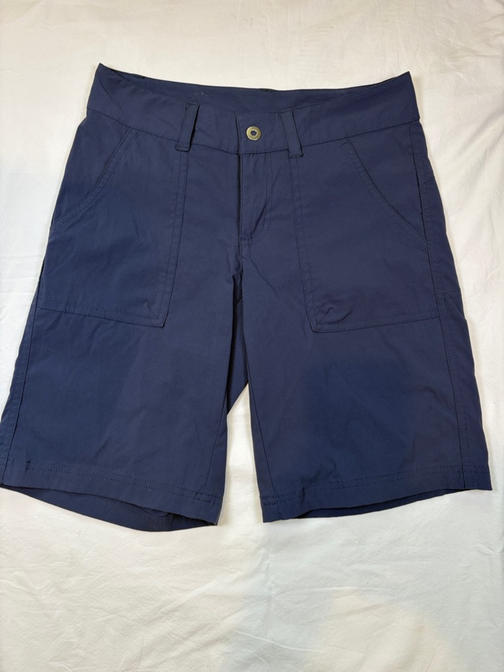 Columbia Women’s Navy Fishing shorts with Front Patch Pockets